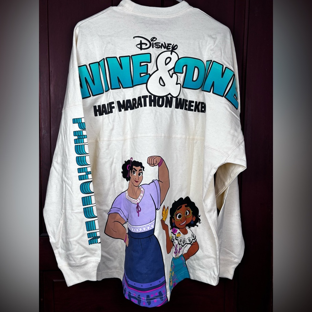 runDisney Passholder Spirit Jersey from 2023 Wine &Dine Half Marathon Weekend